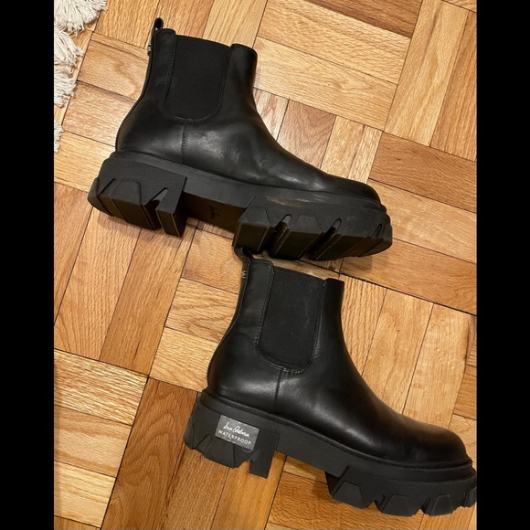 Sam Edelman Daelyn Lug Sole Booties - Picture 6 of 11